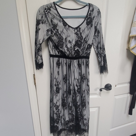 Lace Dress - Picture 2 of 3